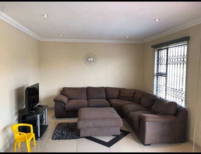3 BEDROOM DUPLEX RENTED IN SHERWOOD